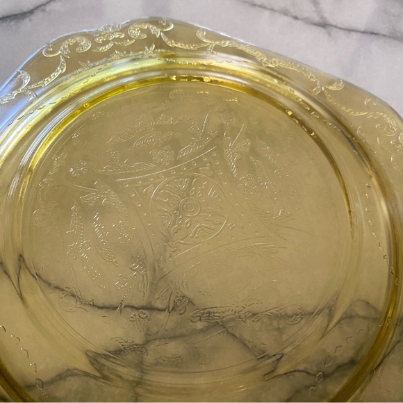 Vintage Madrid Pattern Amber Federal Depression Glass Plate - Picture 6 of 9